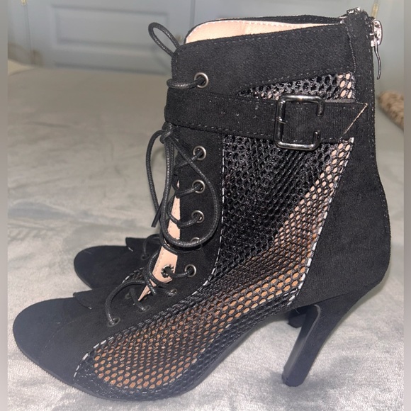 Peep toe mesh, high heel booty. - Picture 8 of 8